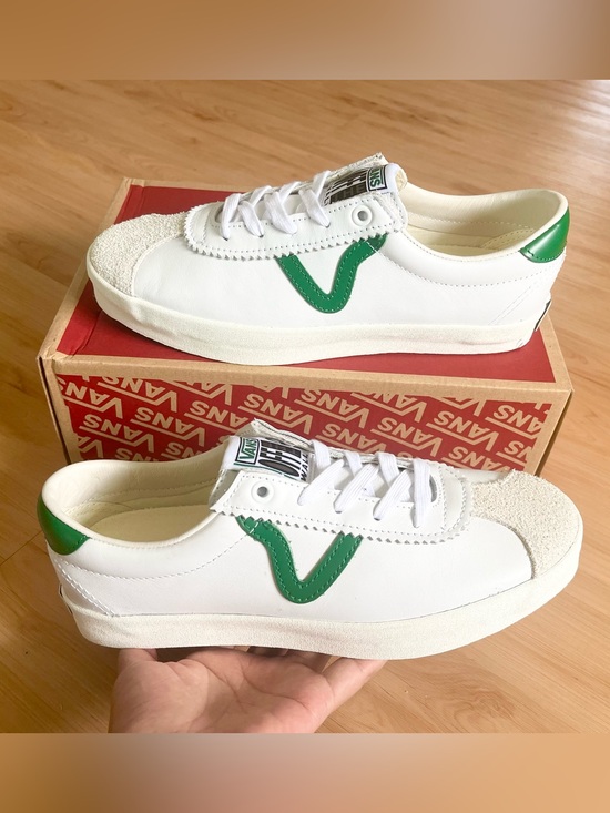 Vans Shoes - Vans Off The Wall Top Sneakers White Green Leather Women’s  Size 9.0 US Mens 7.5